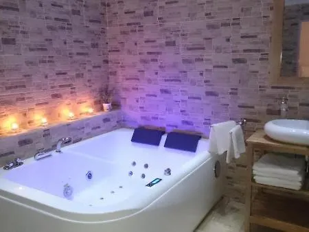 Excellent Romantic Hotel