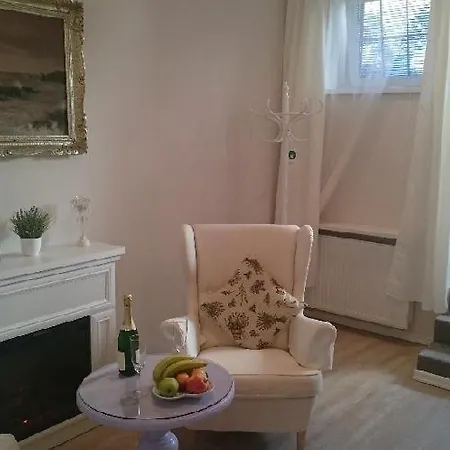 Excellent Romantic Szálloda